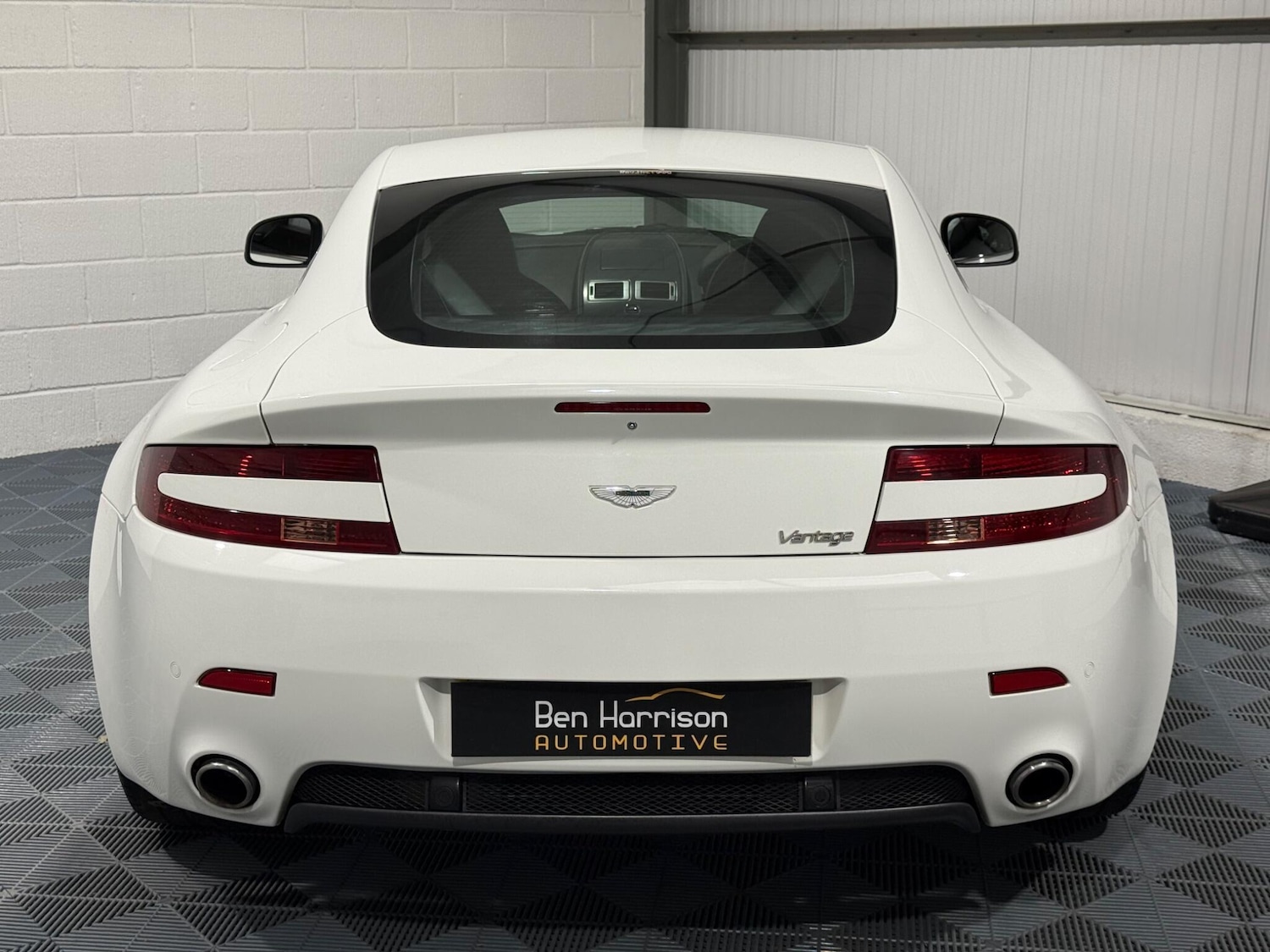 Used Aston Martin Vantage 2012 for sale - 76988591: Photo 25