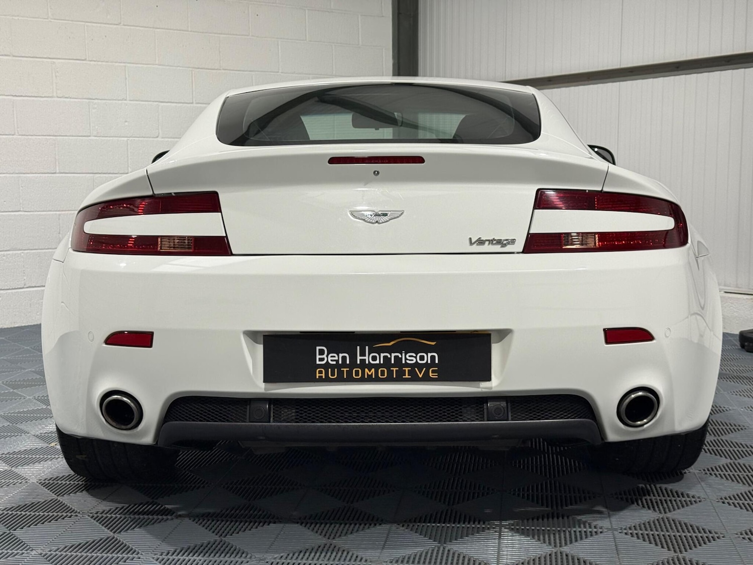 Used Aston Martin Vantage 2012 for sale - 76988591: Photo 26