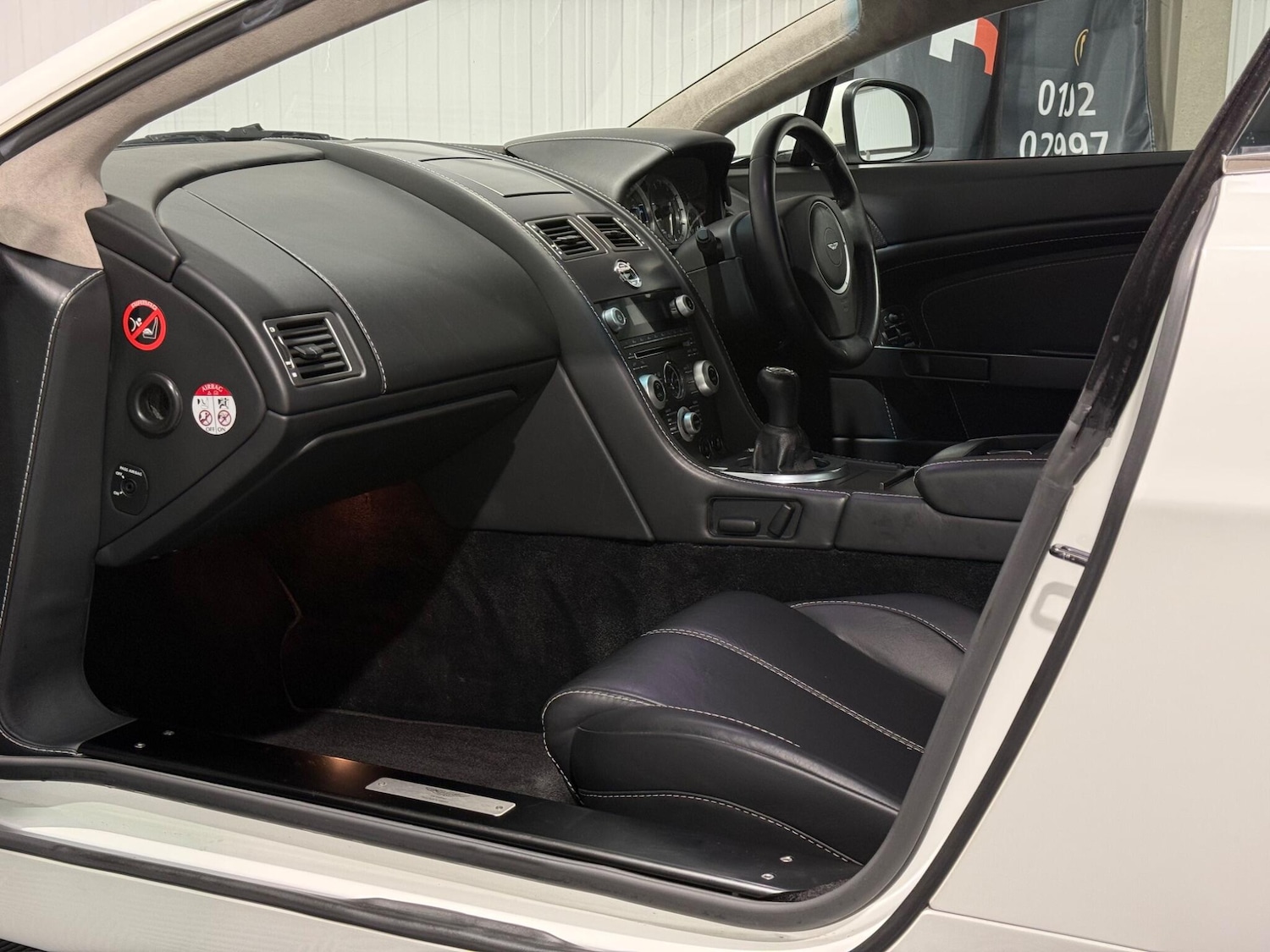 Used Aston Martin Vantage 2012 for sale - 76988591: Photo 3