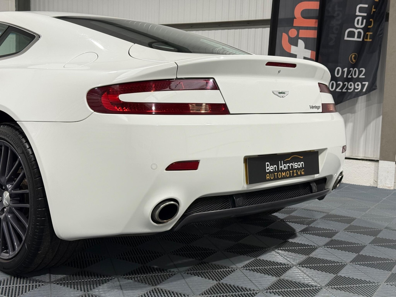 Used Aston Martin Vantage 2012 for sale - 76988591: Photo 30