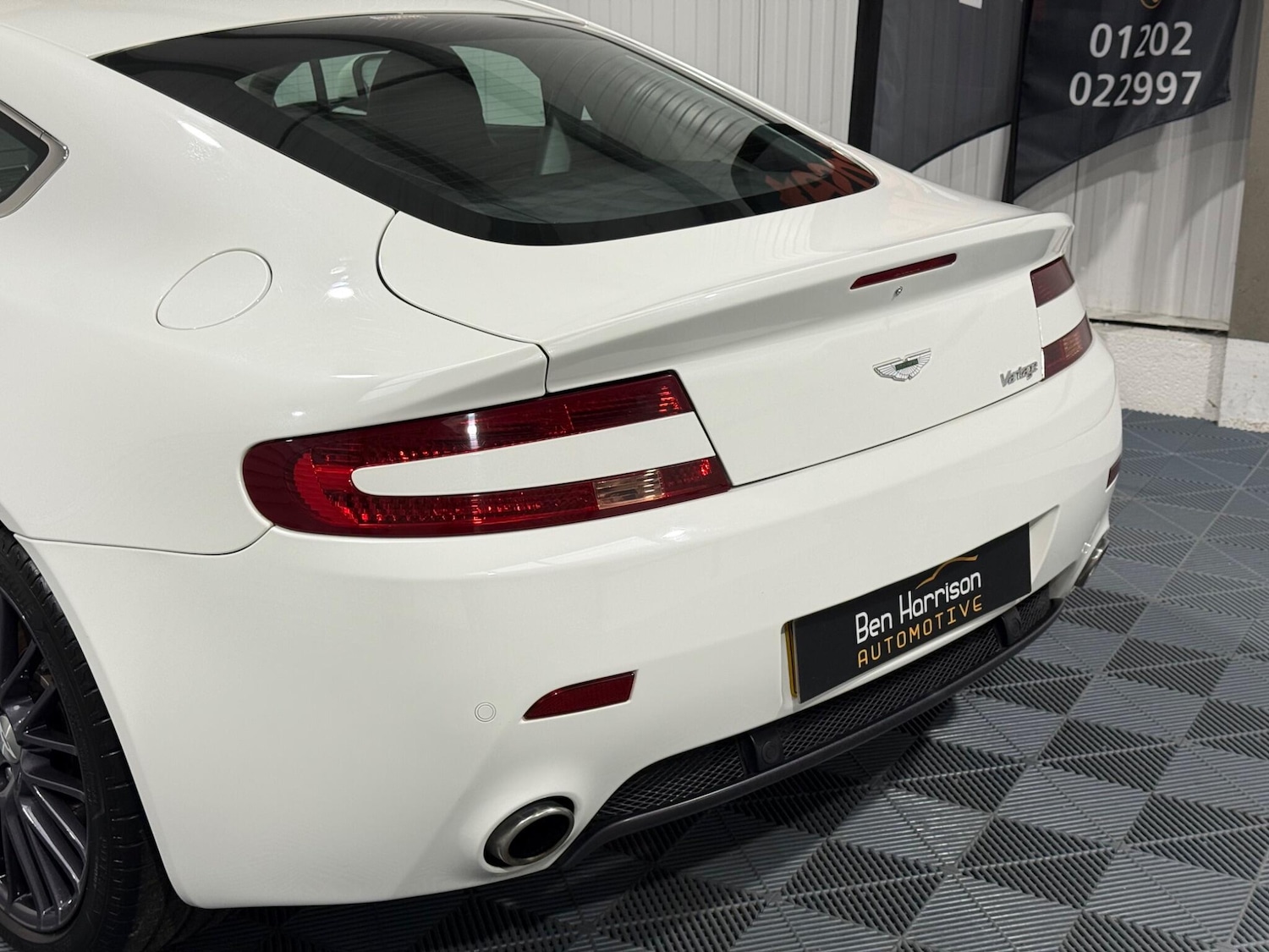 Used Aston Martin Vantage 2012 for sale - 76988591: Photo 31