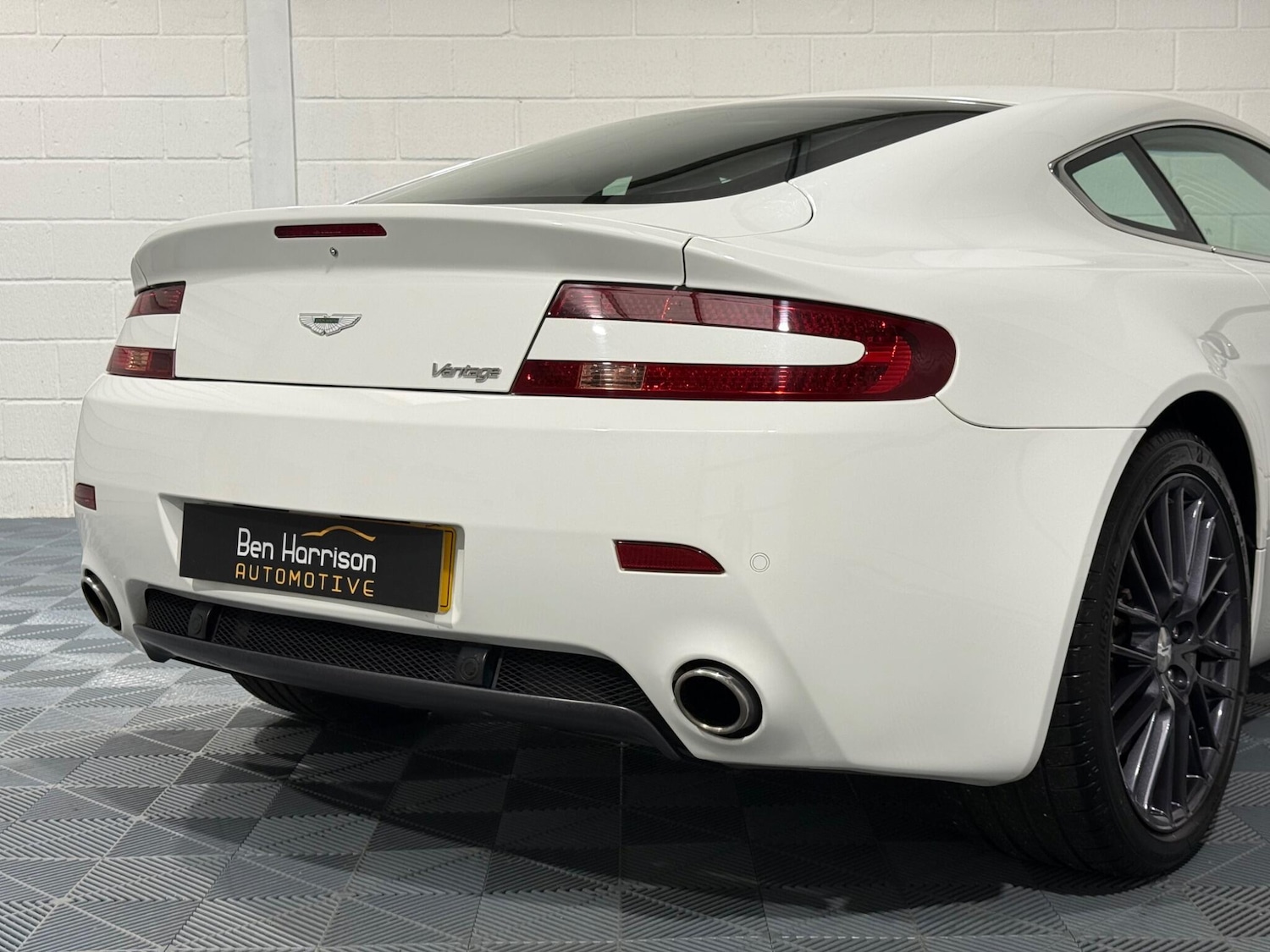 Used Aston Martin Vantage 2012 for sale - 76988591: Photo 33