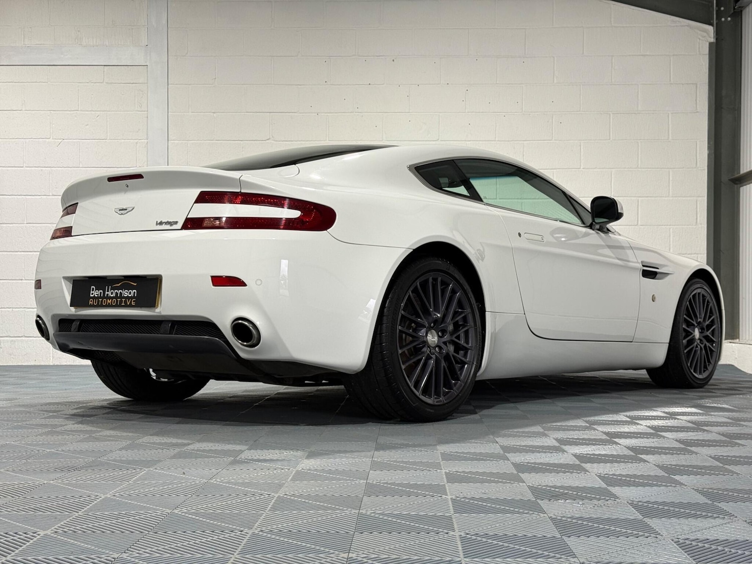 Used Aston Martin Vantage 2012 for sale - 76988591: Photo 38