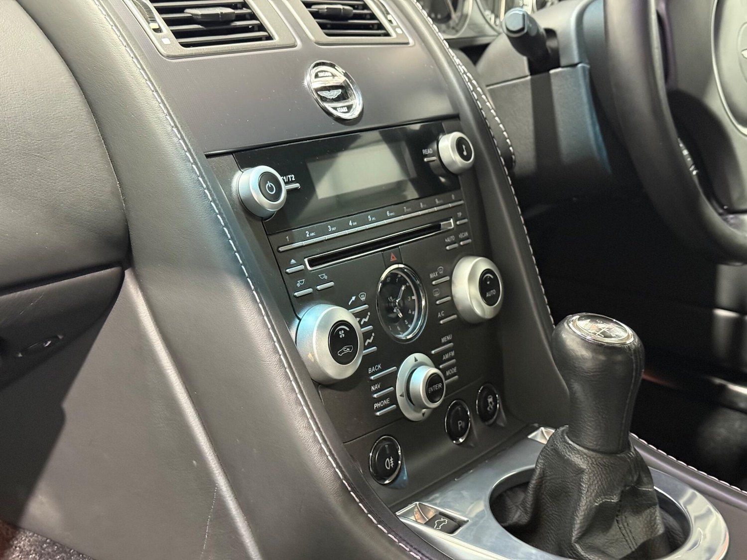 Used Aston Martin Vantage 2012 for sale - 76988591: Photo 46