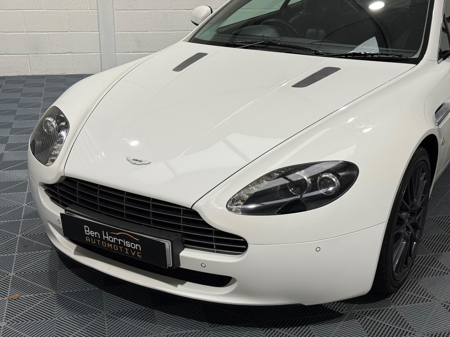 Used Aston Martin Vantage 2012 for sale - 76988591: Photo 5