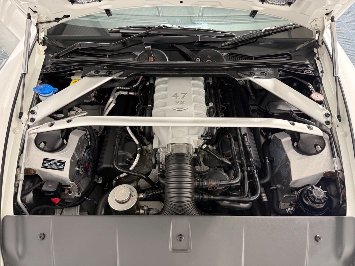 Used Aston Martin Vantage 2012 for sale - 76988591: Photo 58