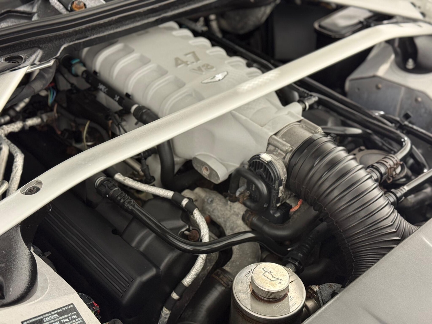 Used Aston Martin Vantage 2012 for sale - 76988591: Photo 59