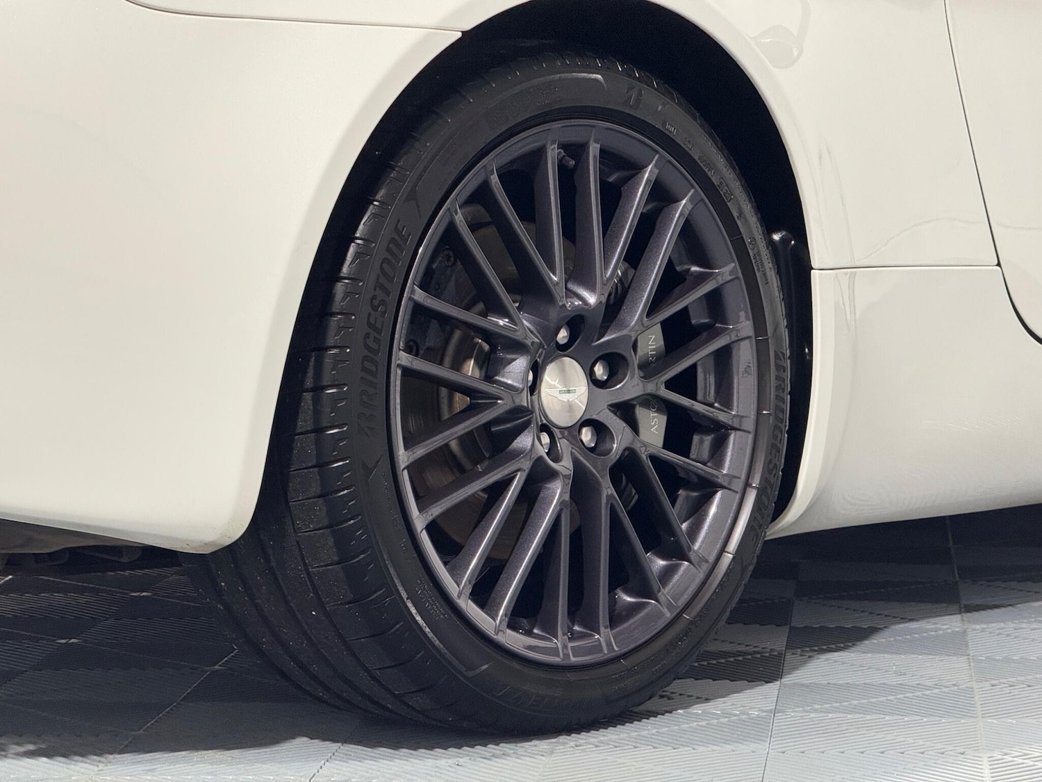 Used Aston Martin Vantage 2012 for sale - 76988591: Photo 66