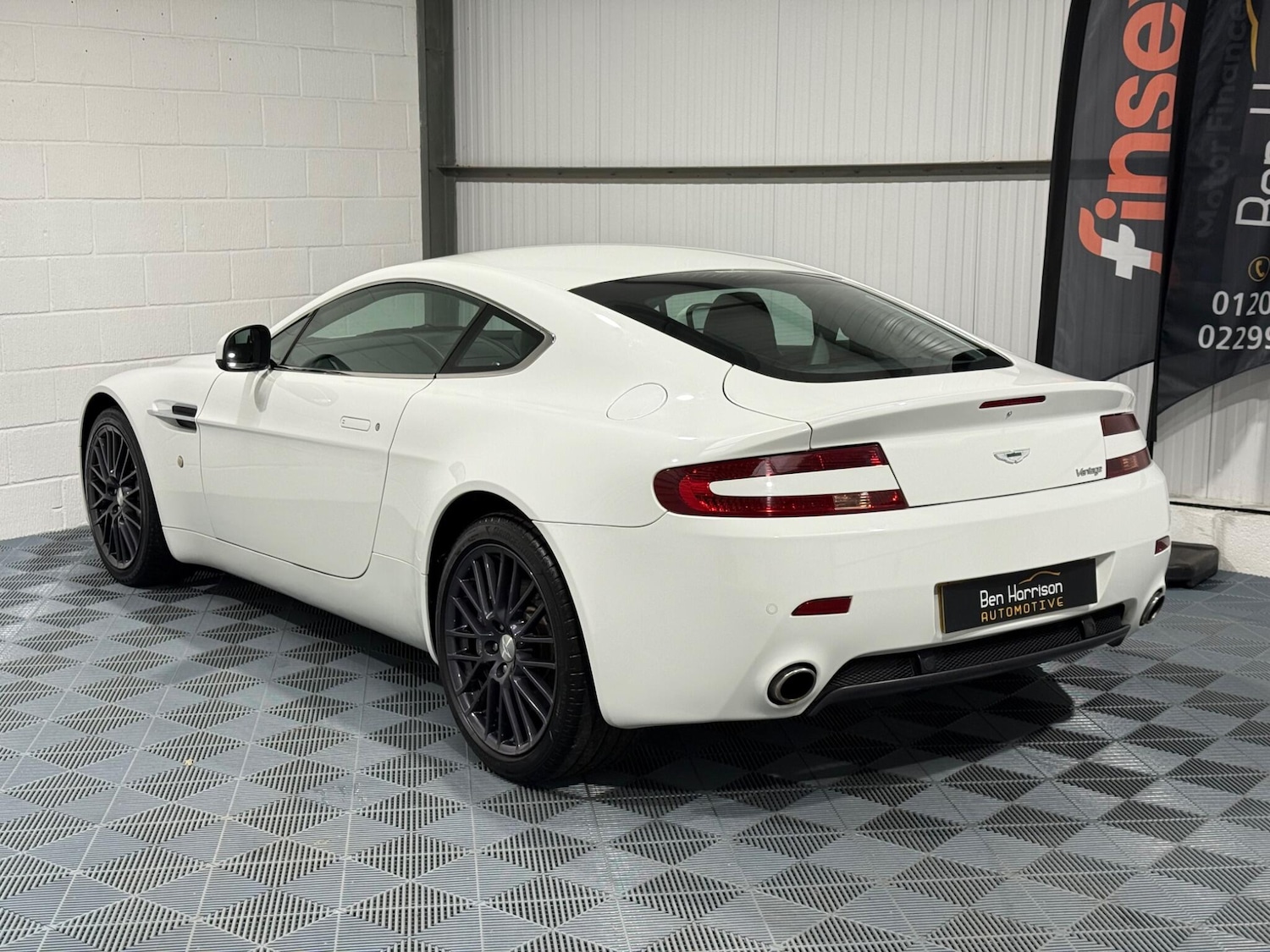 Used Aston Martin Vantage 2012 for sale - 76988591: Photo 7