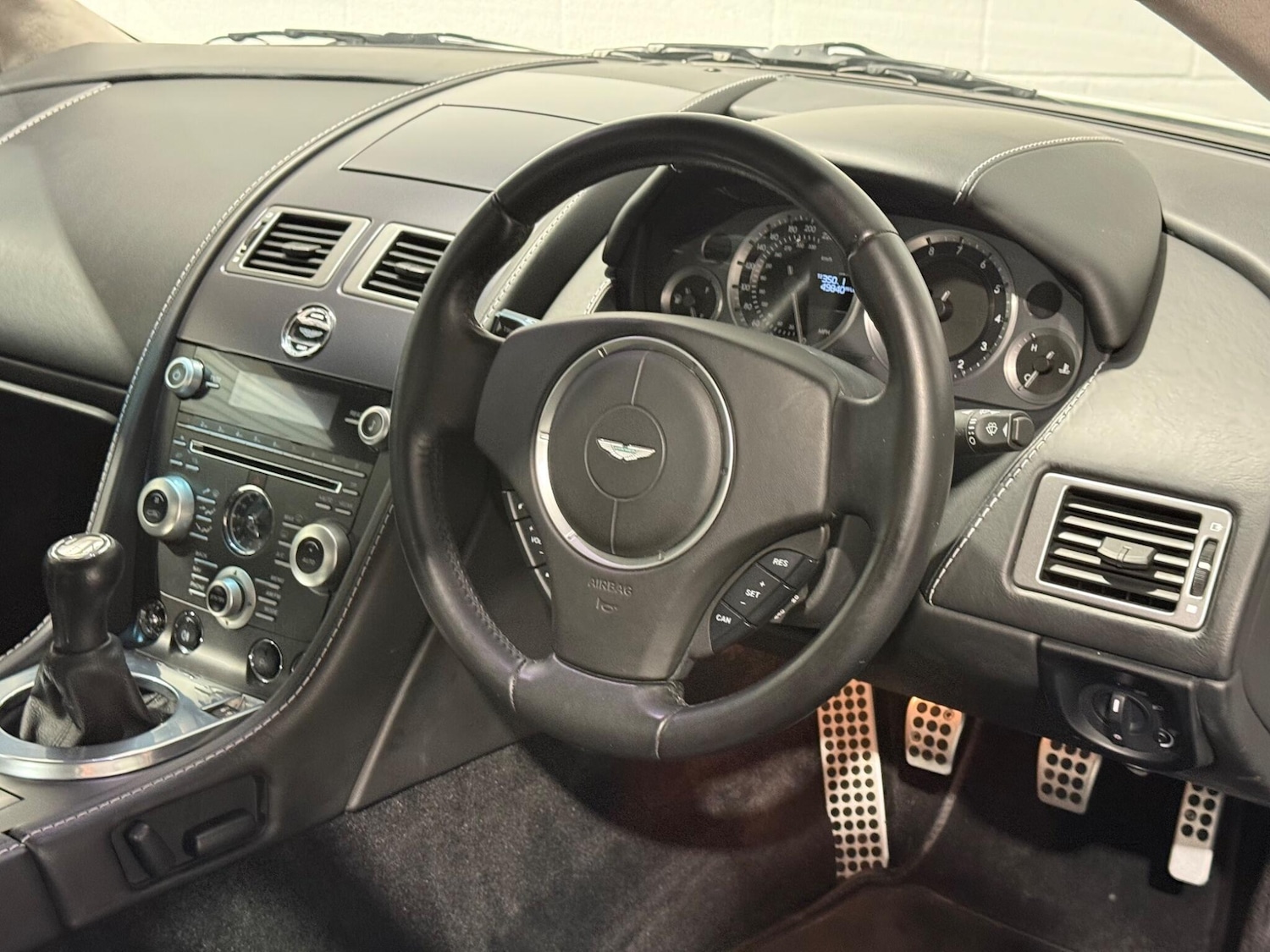 Used Aston Martin Vantage 2012 for sale - 76988591: Photo 72