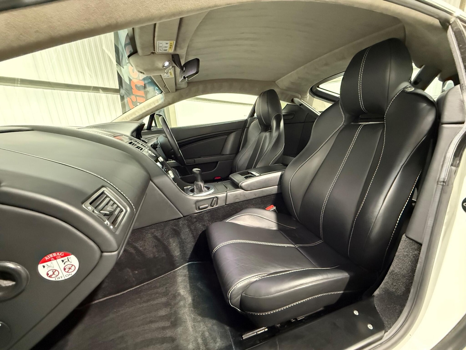 Used Aston Martin Vantage 2012 for sale - 76988591: Photo 75