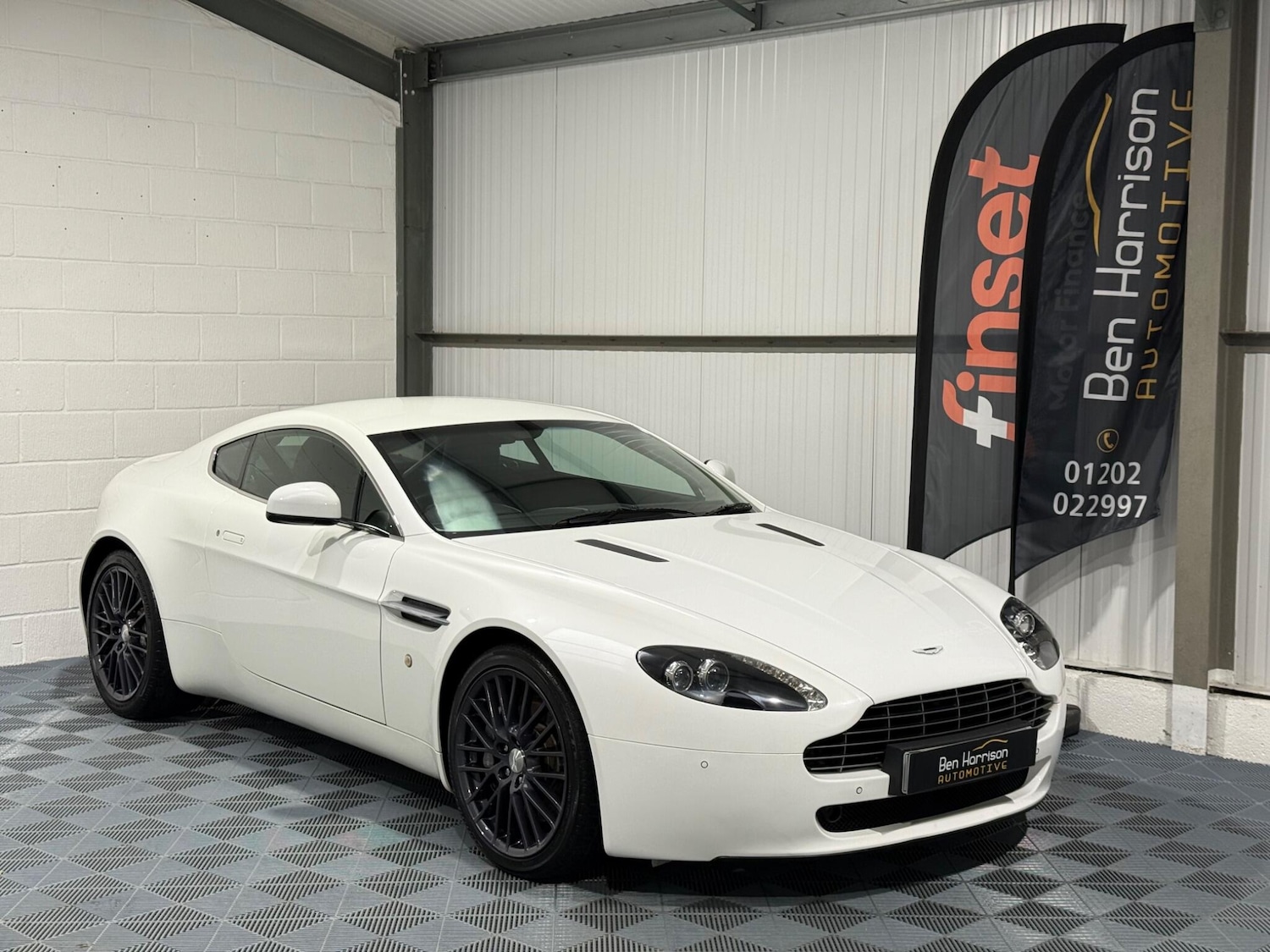 Used Aston Martin Vantage 2012 for sale - 76988591: Photo 8