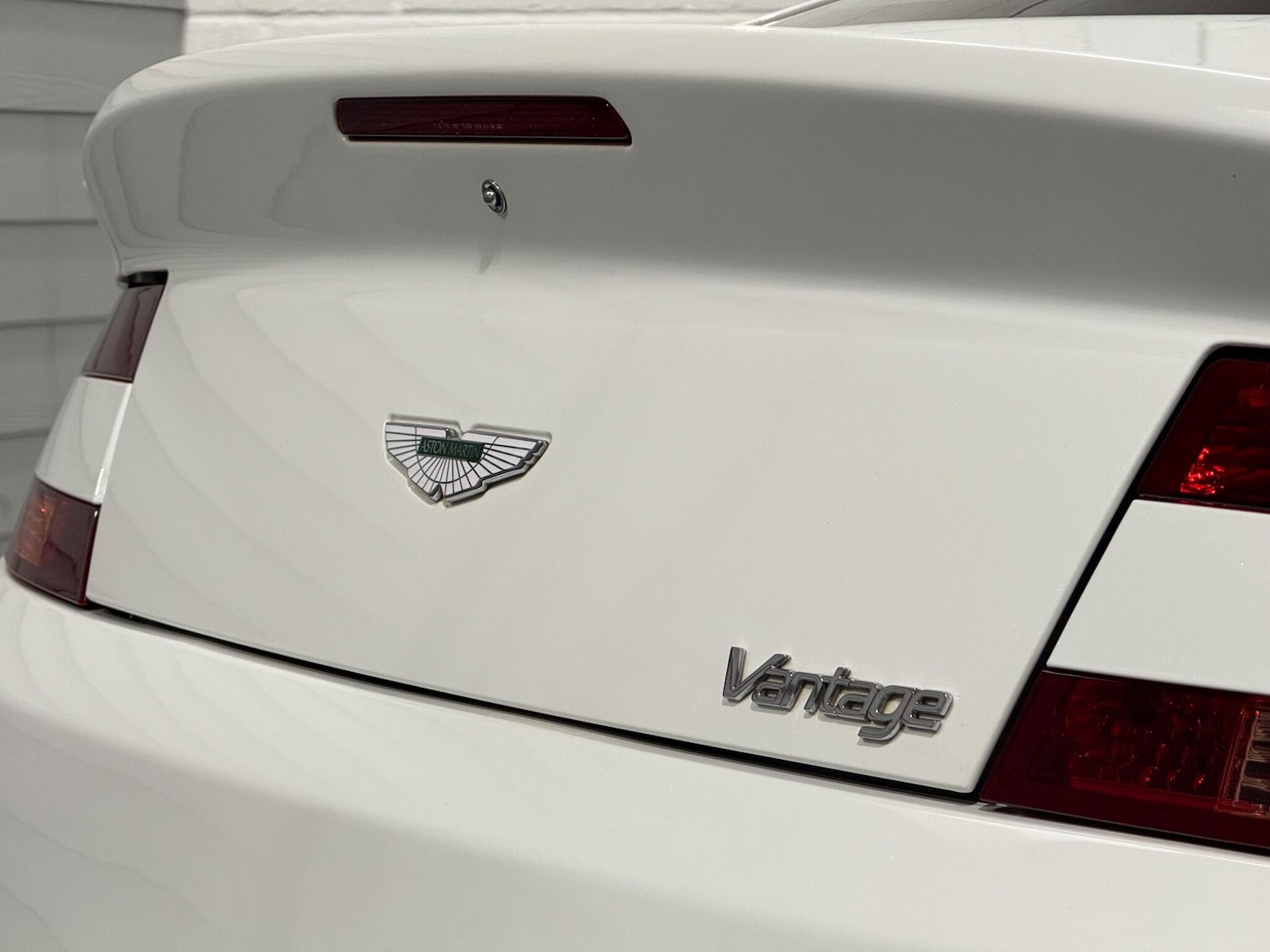 Used Aston Martin Vantage 2012 for sale - 76988591: Photo 85