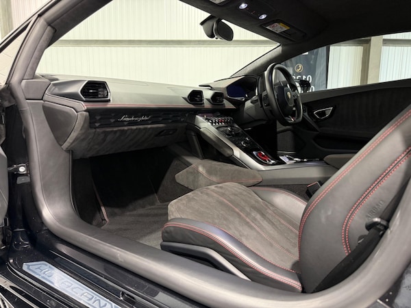 Used Lamborghini Huracan 2015 for sale - 75059716: Photo 3