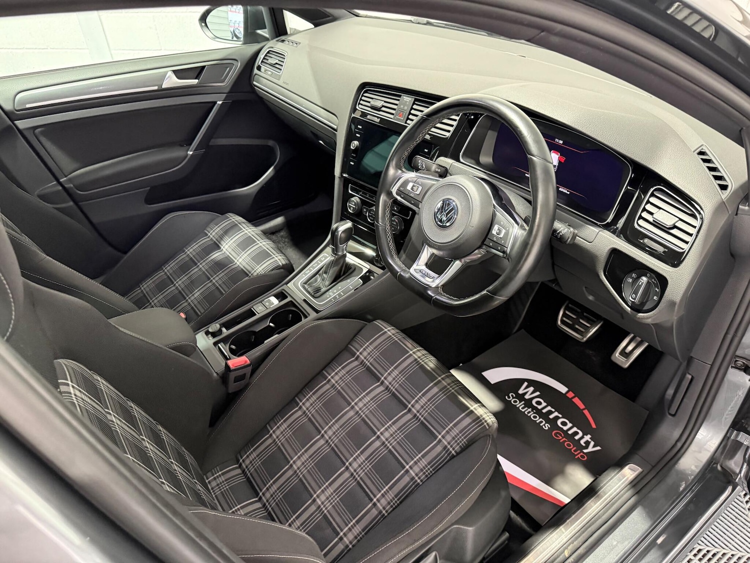 Used Volkswagen Golf 2017 for sale - 76942357: Photo 3