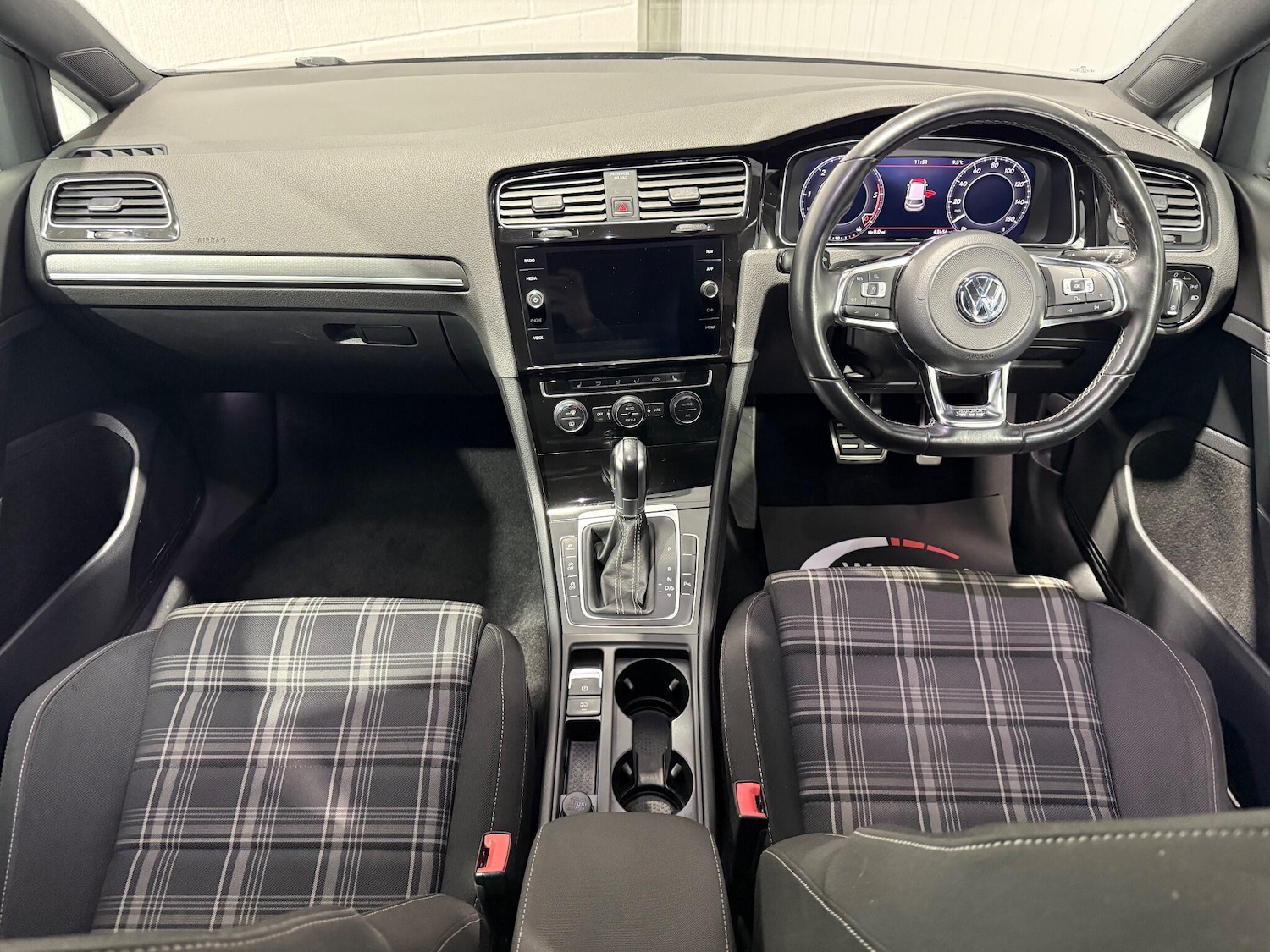 Used Volkswagen Golf 2017 for sale - 76942357: Photo 34