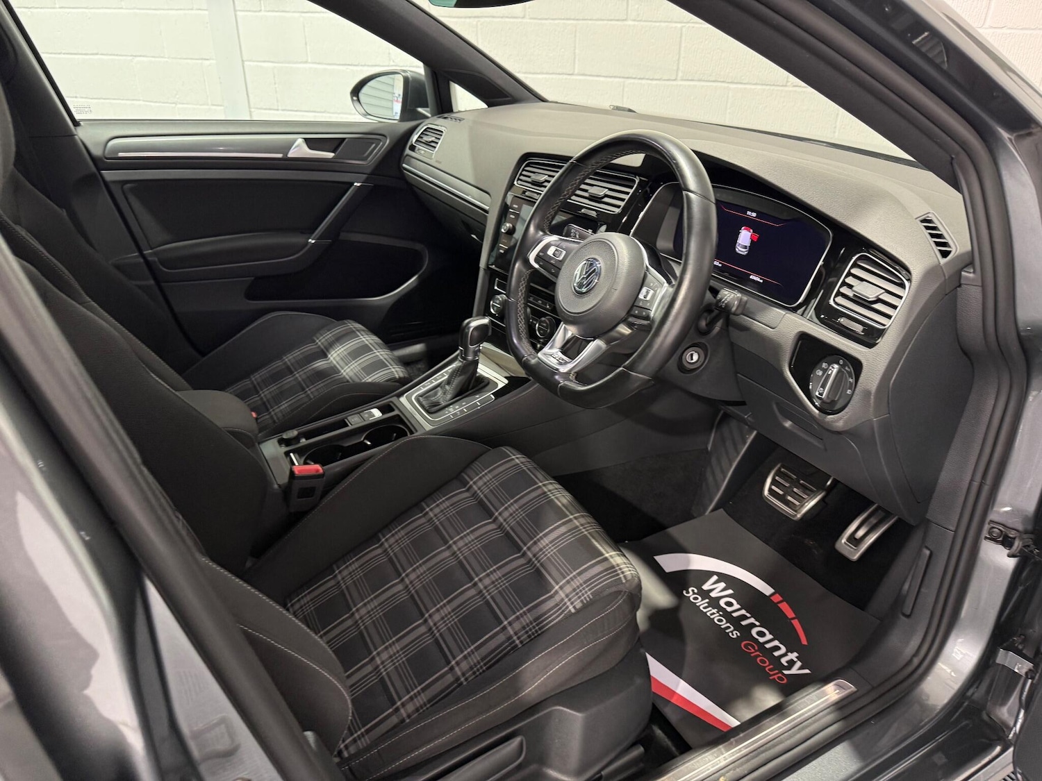 Used Volkswagen Golf 2017 for sale - 76942357: Photo 35