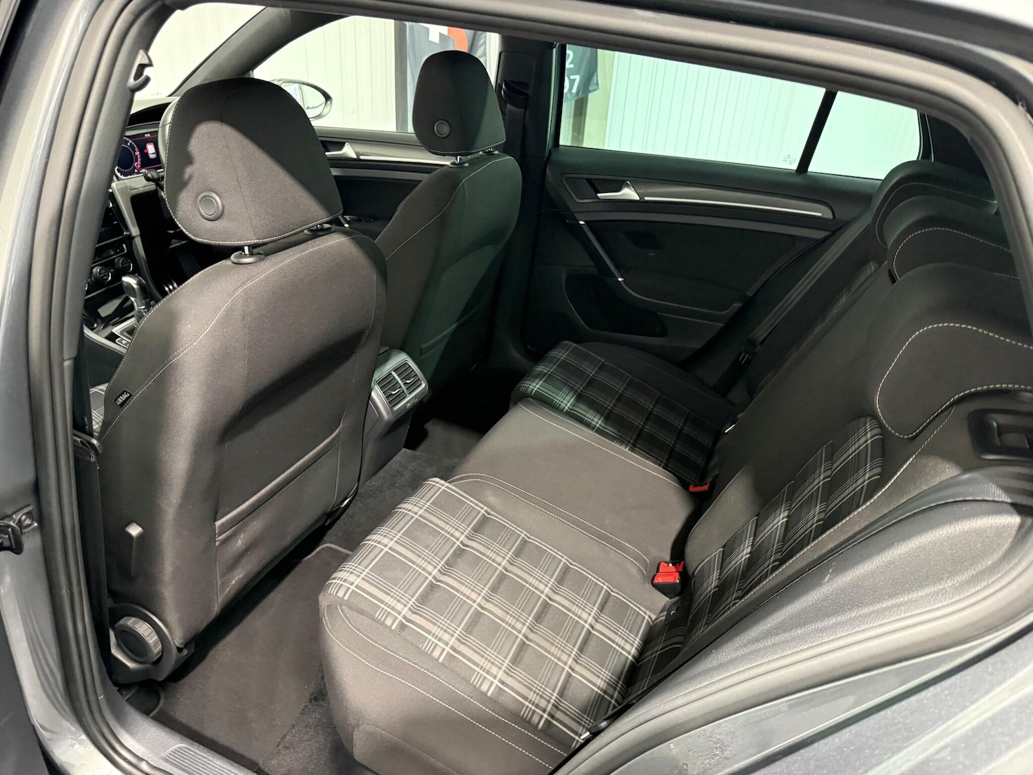 Used Volkswagen Golf 2017 for sale - 76942357: Photo 39