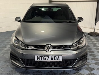 Used Volkswagen Golf 2017 for sale - 76942357: Photo