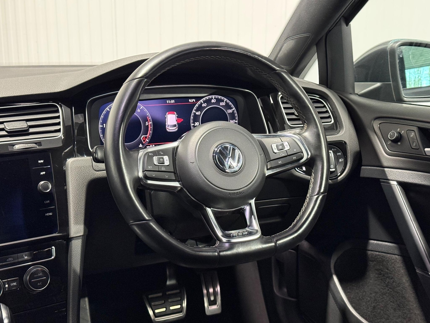 Used Volkswagen Golf 2017 for sale - 76942357: Photo 57