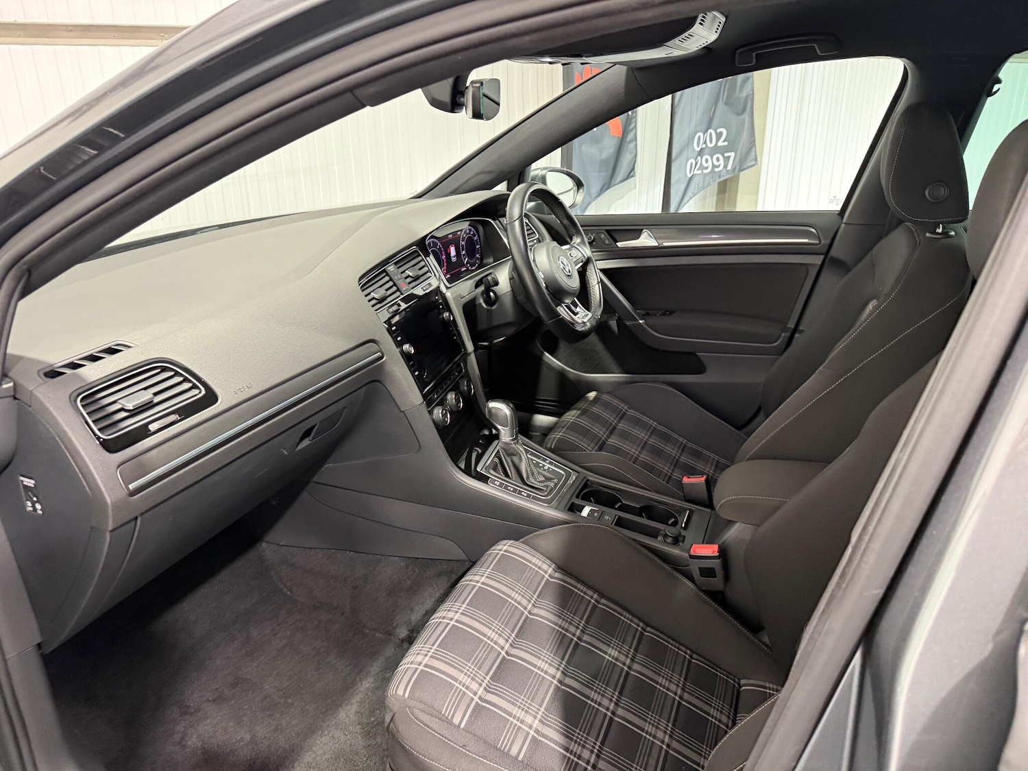 Used Volkswagen Golf 2017 for sale - 76942357: Photo 59