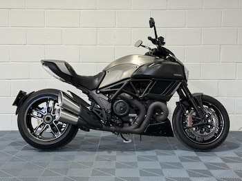 Used Ducati Diavel 2015 for sale - bike-79388171: Photo