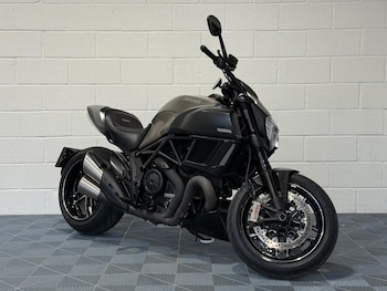 Used Ducati Diavel 2015 for sale - bike-79388171: Photo