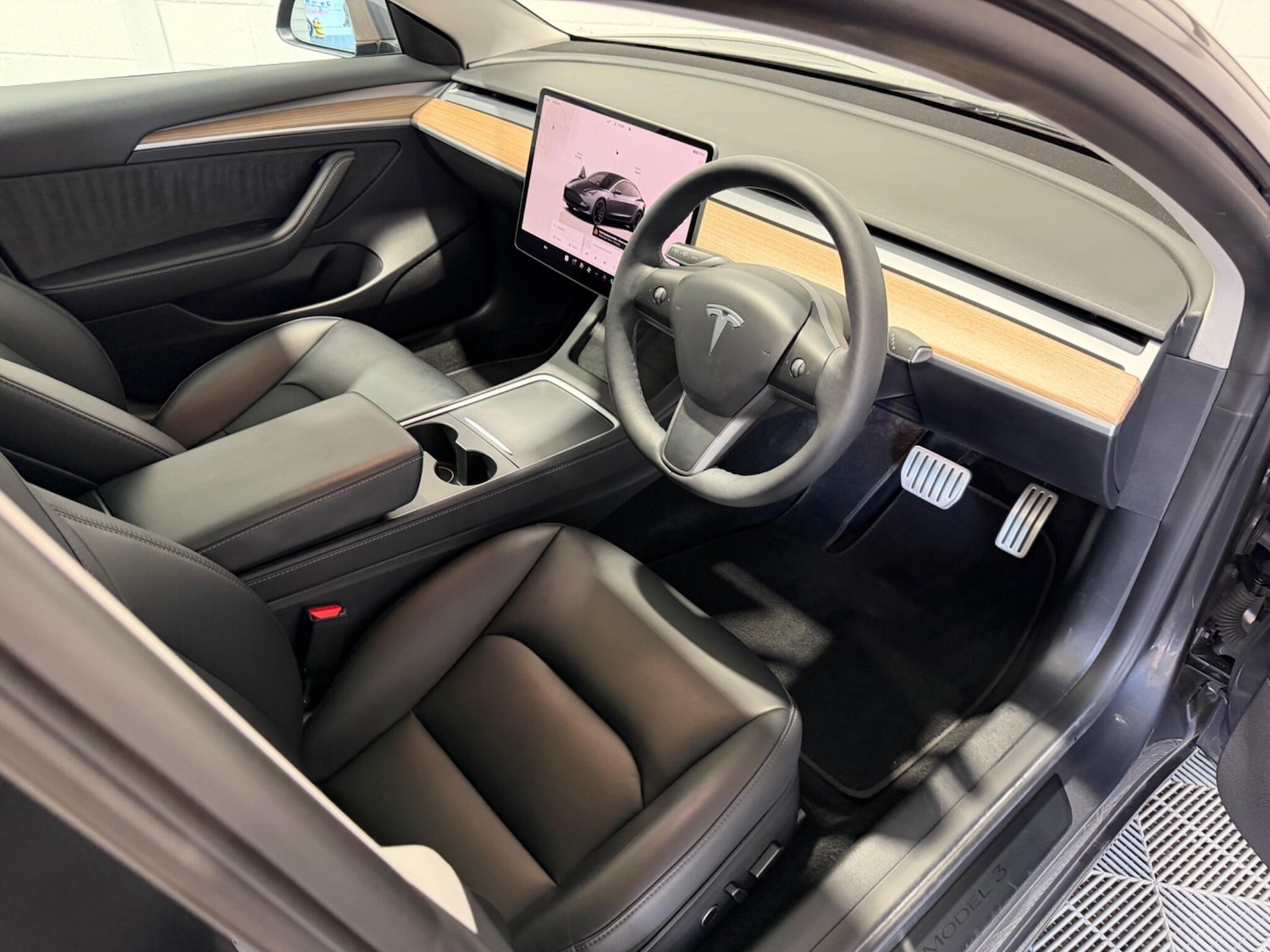 Used Tesla Model 3 2023 for sale - 78128075: Photo 2