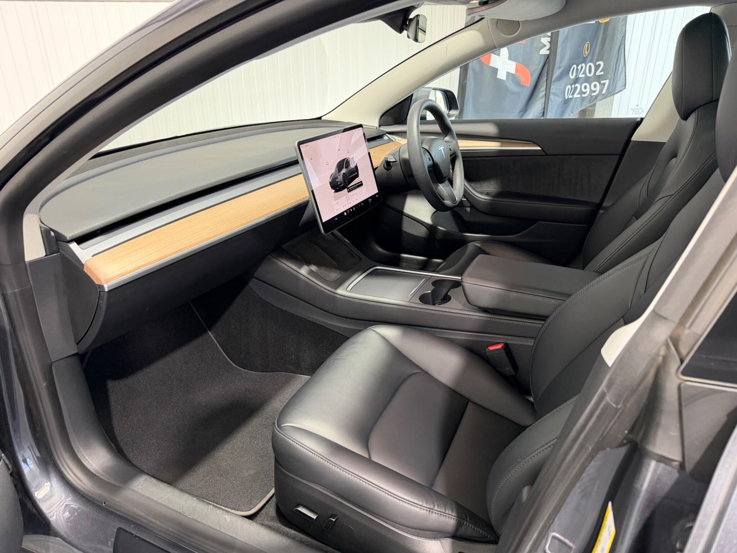 Used Tesla Model 3 2023 for sale - 78128075: Photo 3