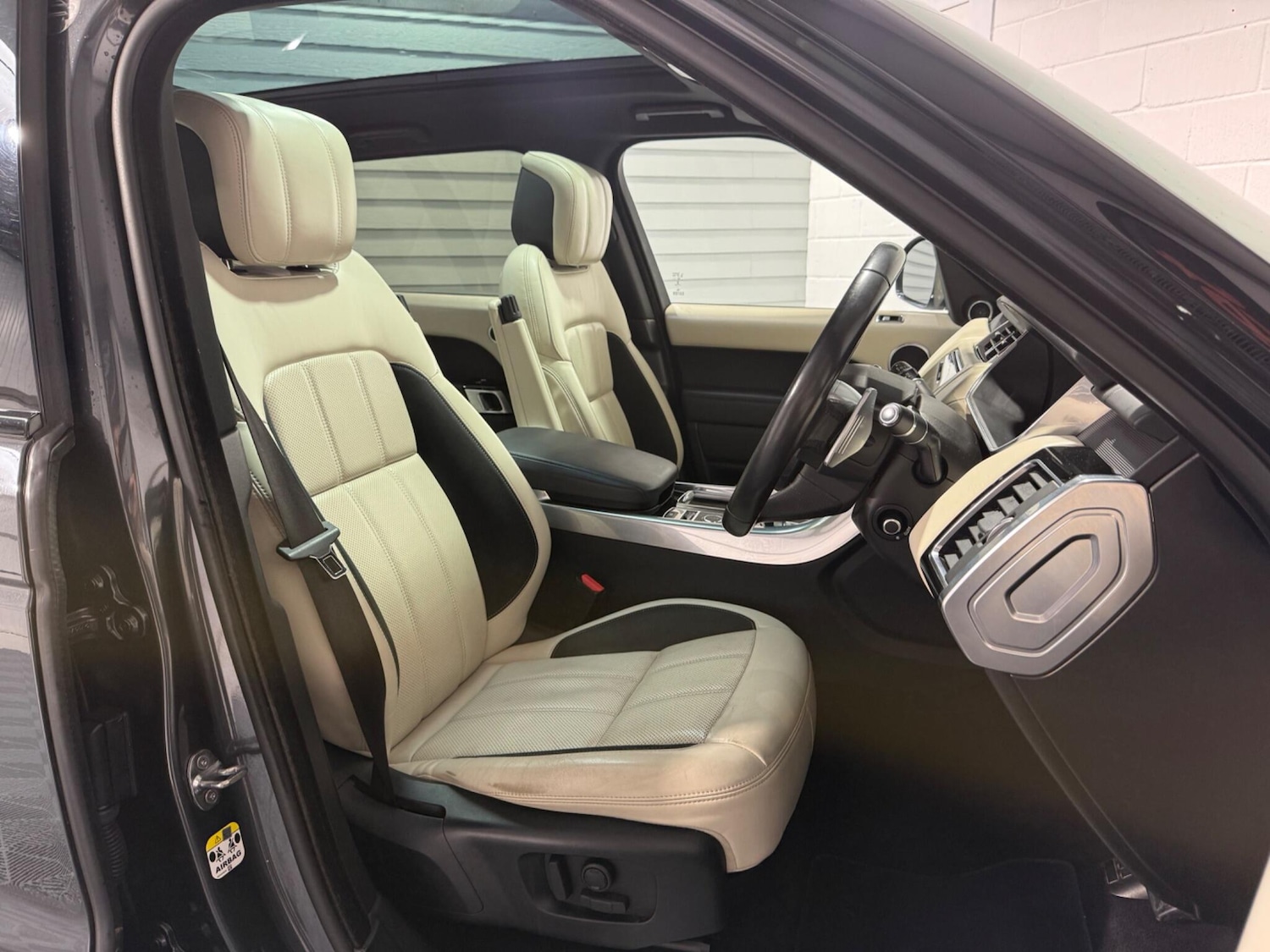 Used Land Rover Range Rover Sport 2019 for sale - 77057238: Photo 2