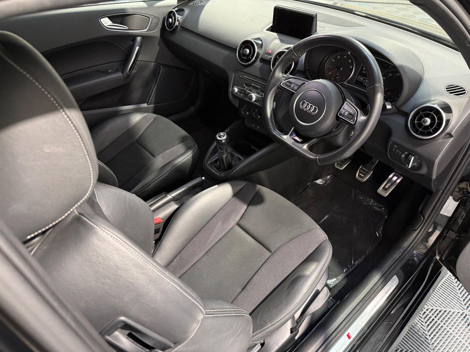 Used Audi A1 for sale - 76997129: Photo 2