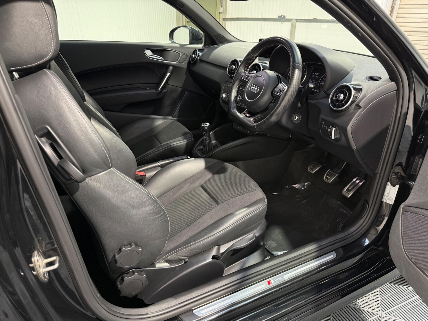 Used Audi A1 for sale - 76997129: Photo 38