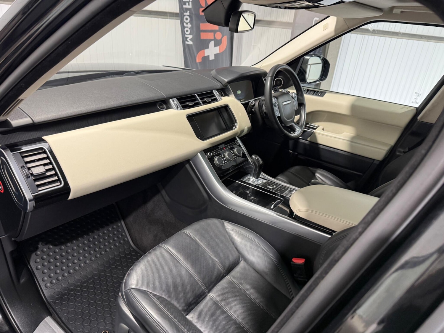 Used Land Rover Range Rover Sport 2014 for sale - 77637766: Photo 3