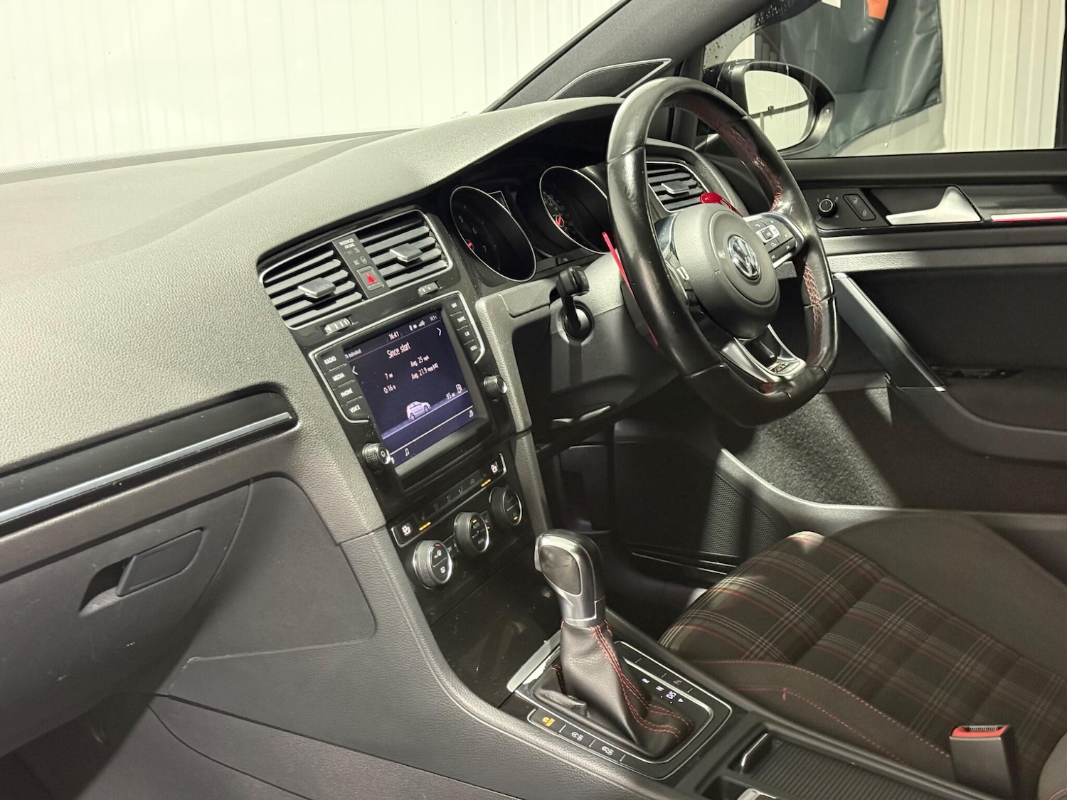 Used Volkswagen Golf 2016 for sale - 76585238: Photo 32