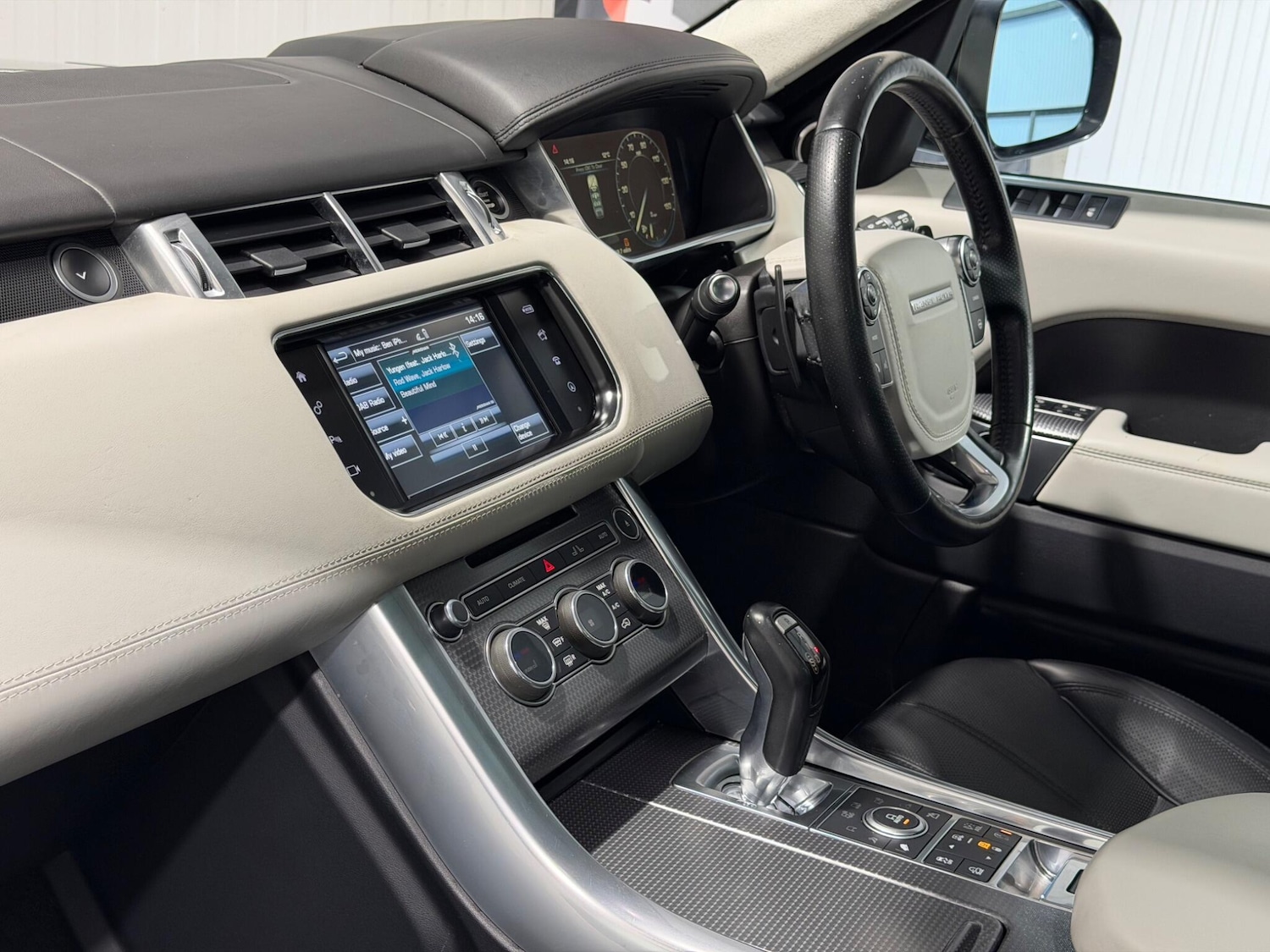 Used Land Rover Range Rover Sport 2015 for sale - 77957447: Photo 35