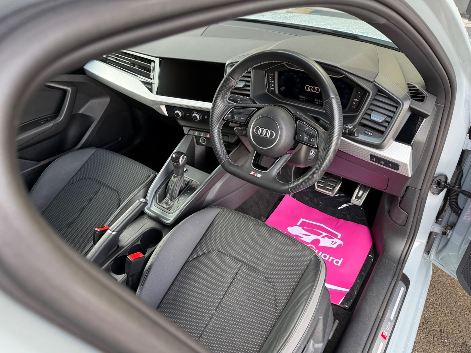 Used Audi A1 2023 for sale - 76988937: Photo 2