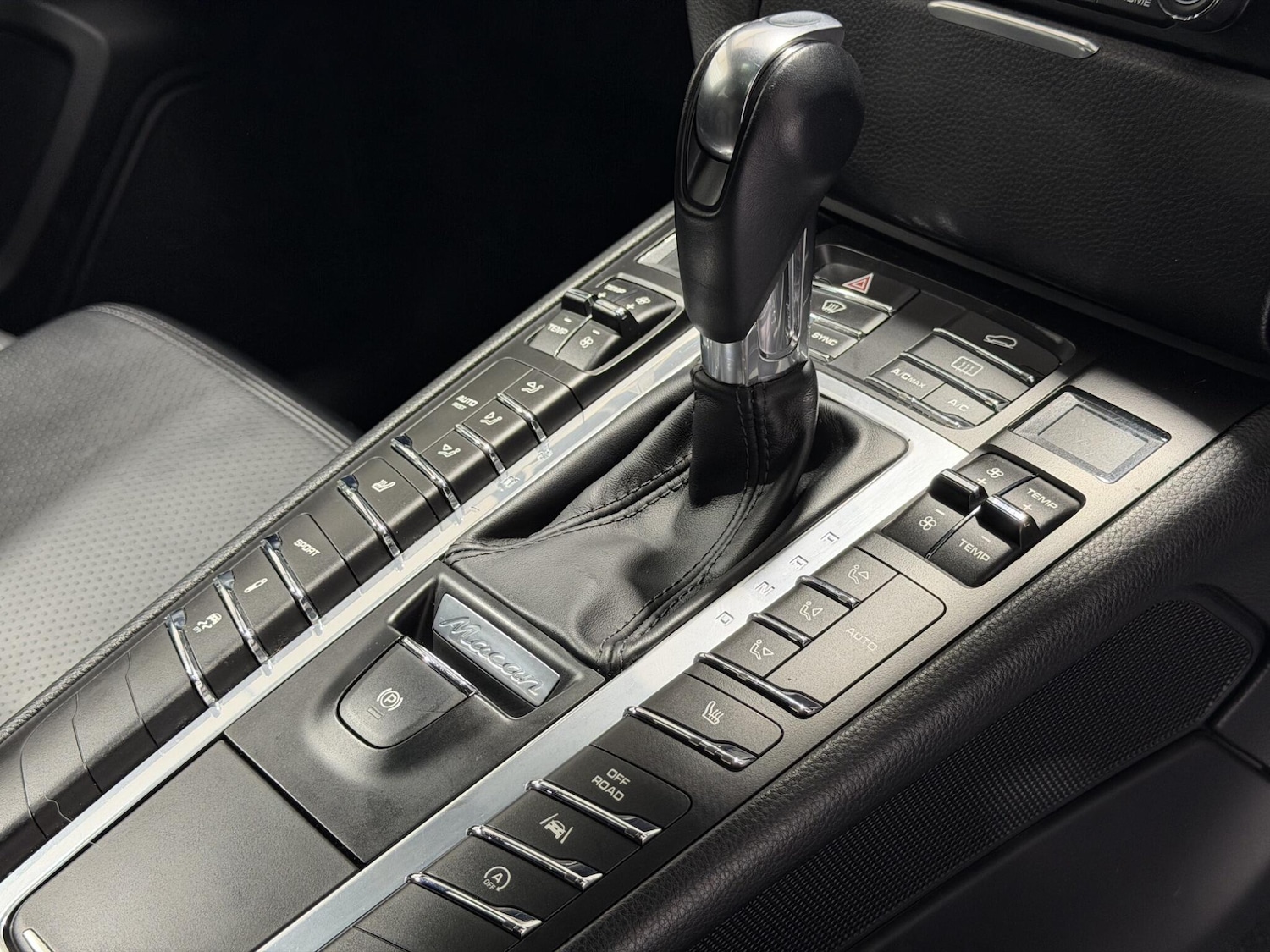 Used Porsche Macan 2017 for sale - 78184477: Photo 14