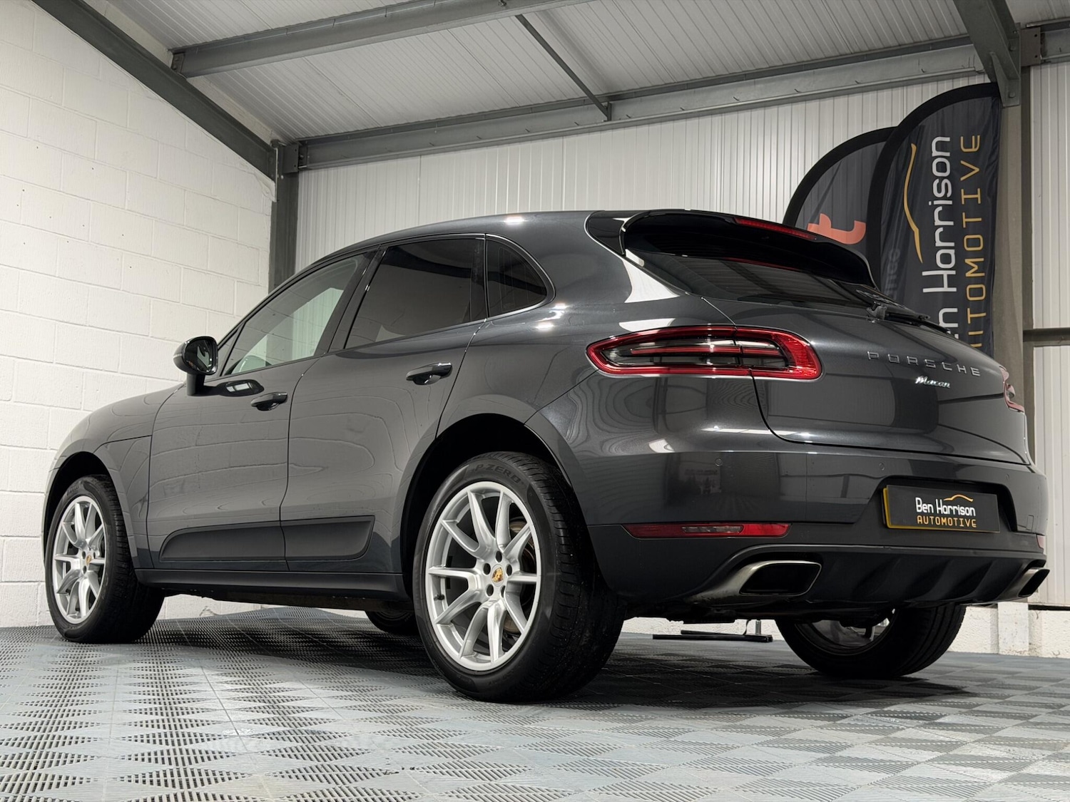 Used Porsche Macan 2017 for sale - 78184477: Photo 18