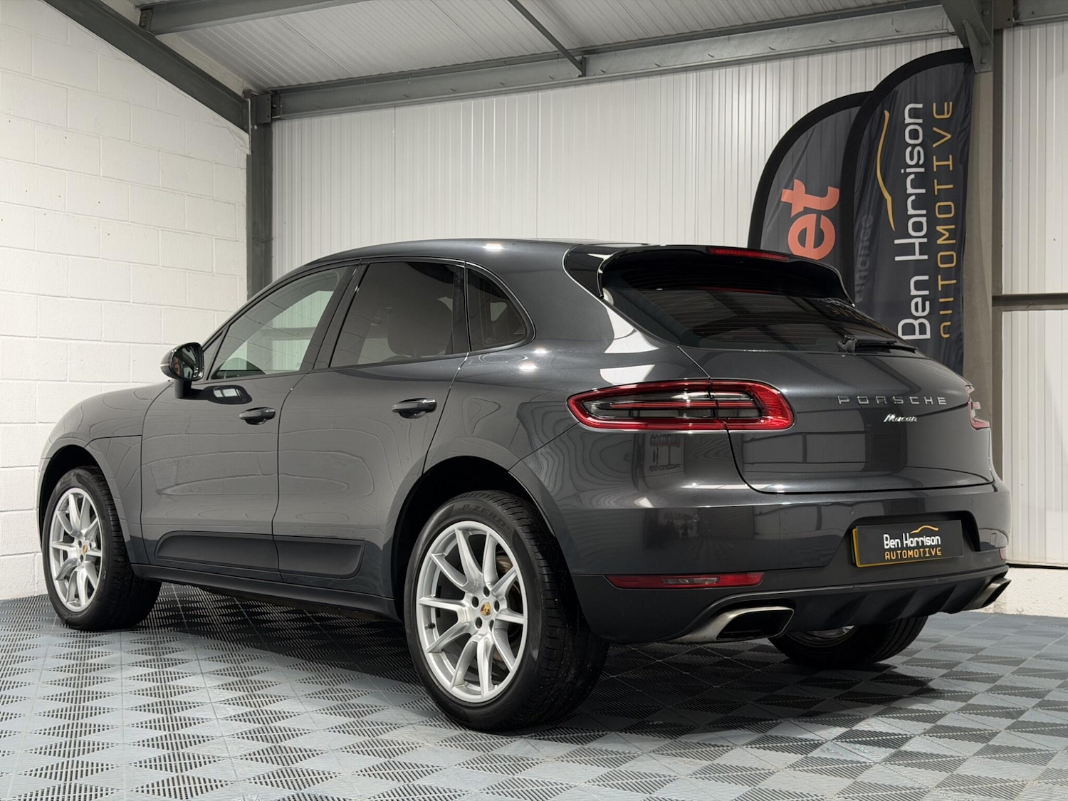 Used Porsche Macan 2017 for sale - 78184477: Photo 19