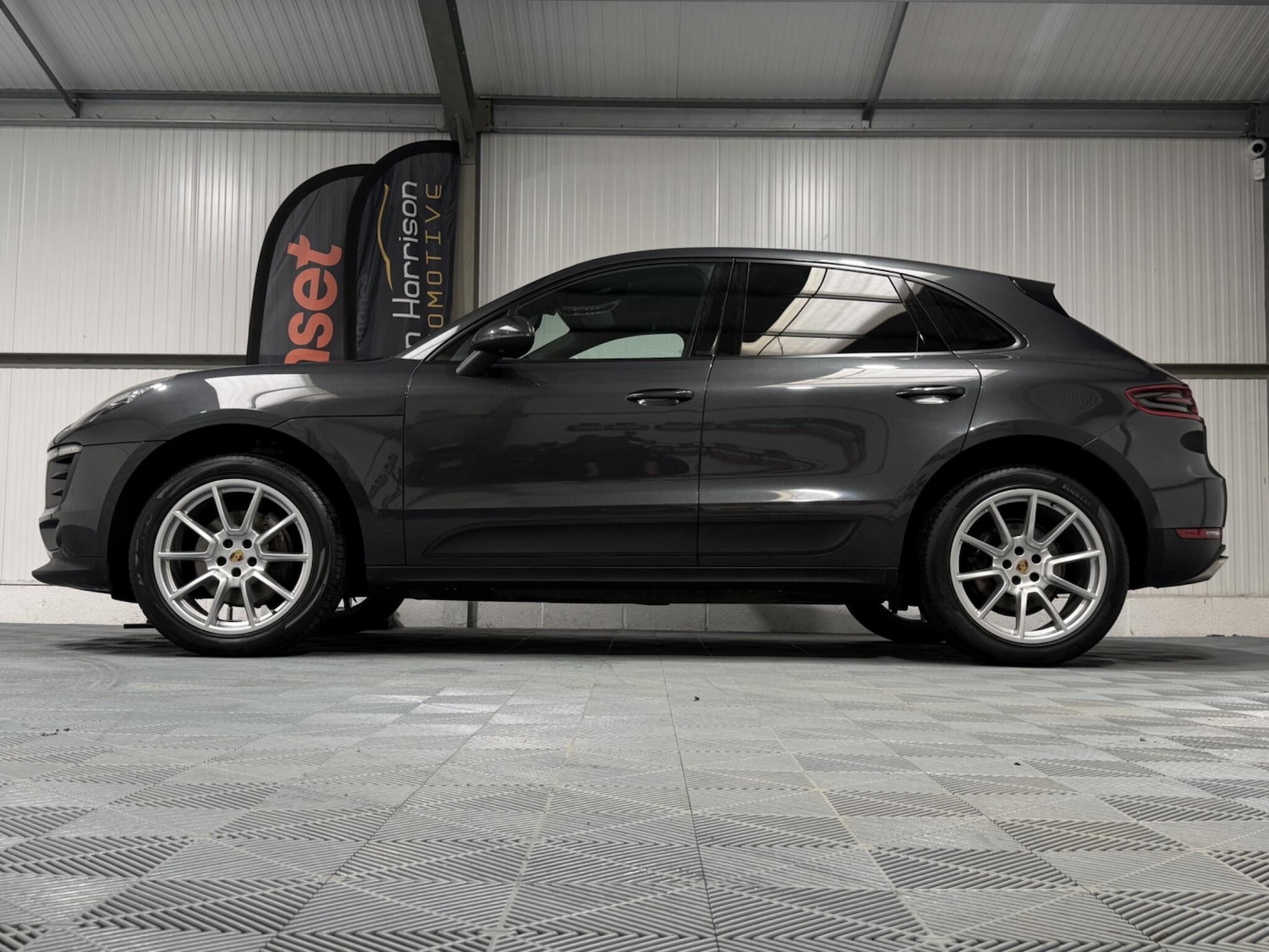 Used Porsche Macan 2017 for sale - 78184477: Photo 21