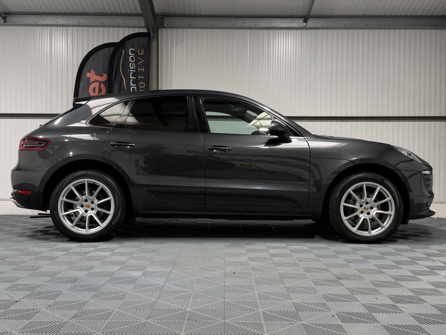 Used Porsche Macan 2017 for sale - 78184477: Photo 27