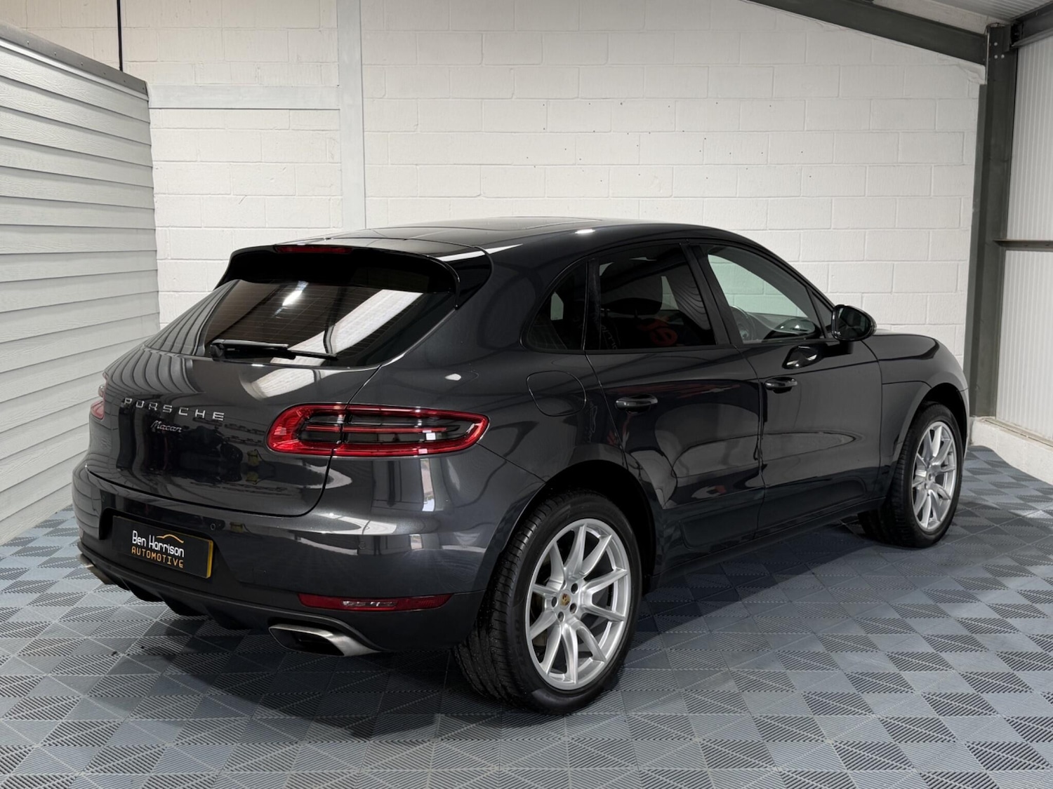 Used Porsche Macan 2017 for sale - 78184477: Photo 31