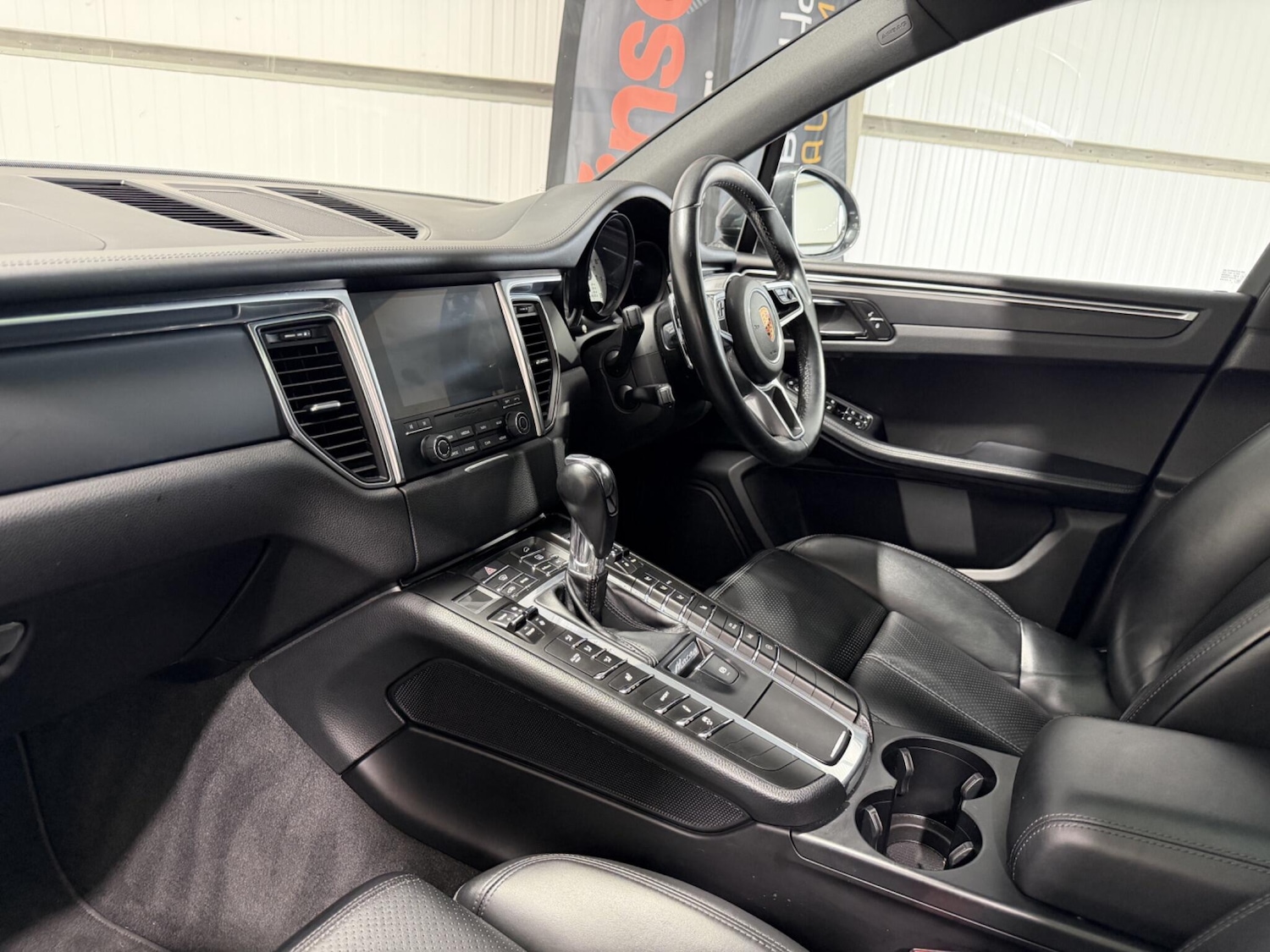 Used Porsche Macan 2017 for sale - 78184477: Photo 35