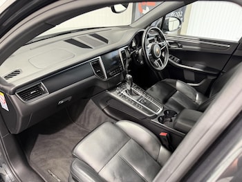 Used Porsche Macan 2017 for sale - 78184477: Photo