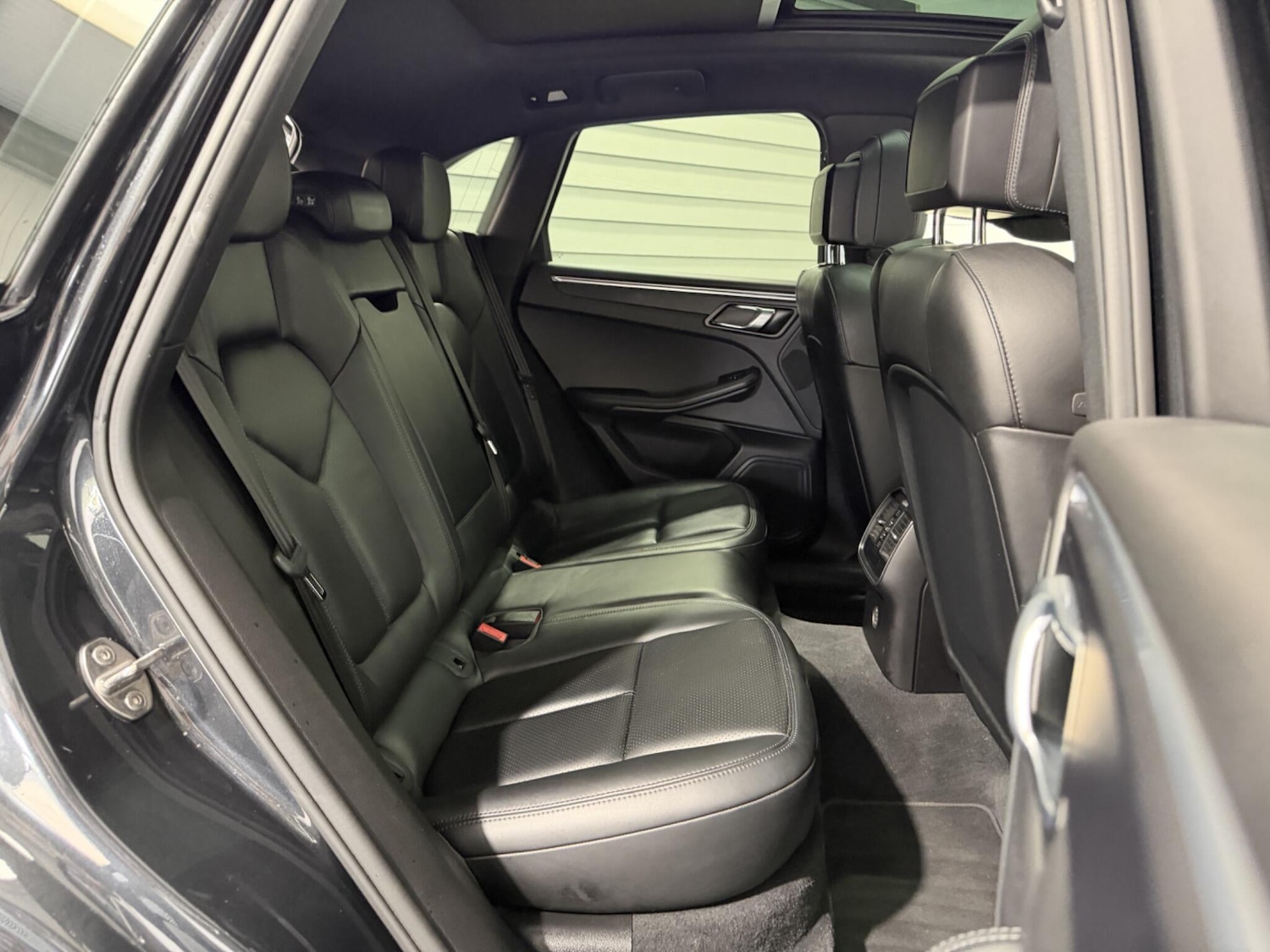 Used Porsche Macan 2017 for sale - 78184477: Photo 42