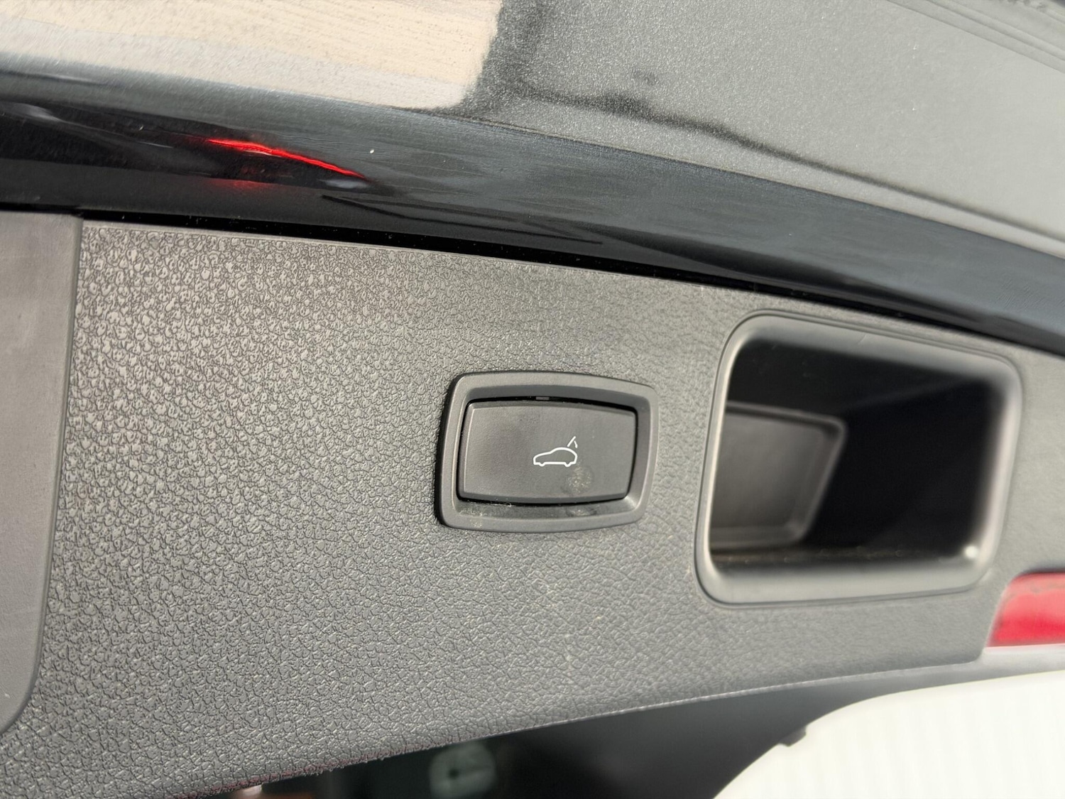 Used Porsche Macan 2017 for sale - 78184477: Photo 47