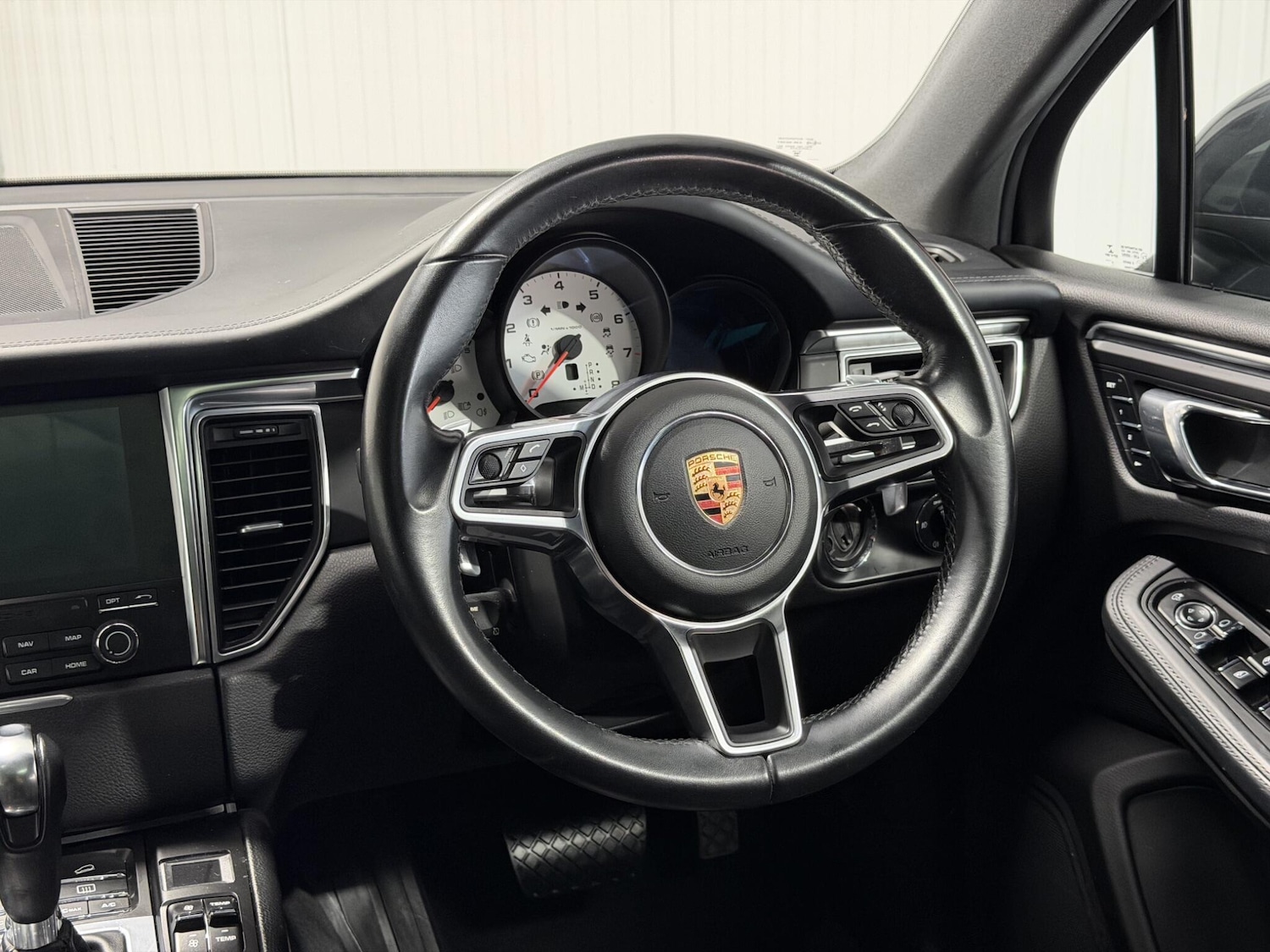 Used Porsche Macan 2017 for sale - 78184477: Photo 62