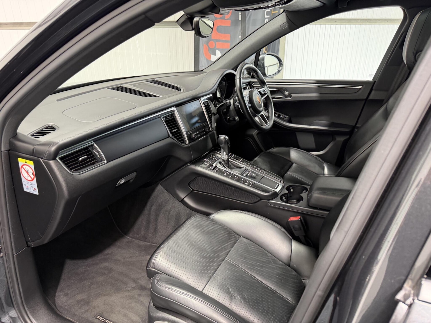 Used Porsche Macan 2017 for sale - 78184477: Photo 66