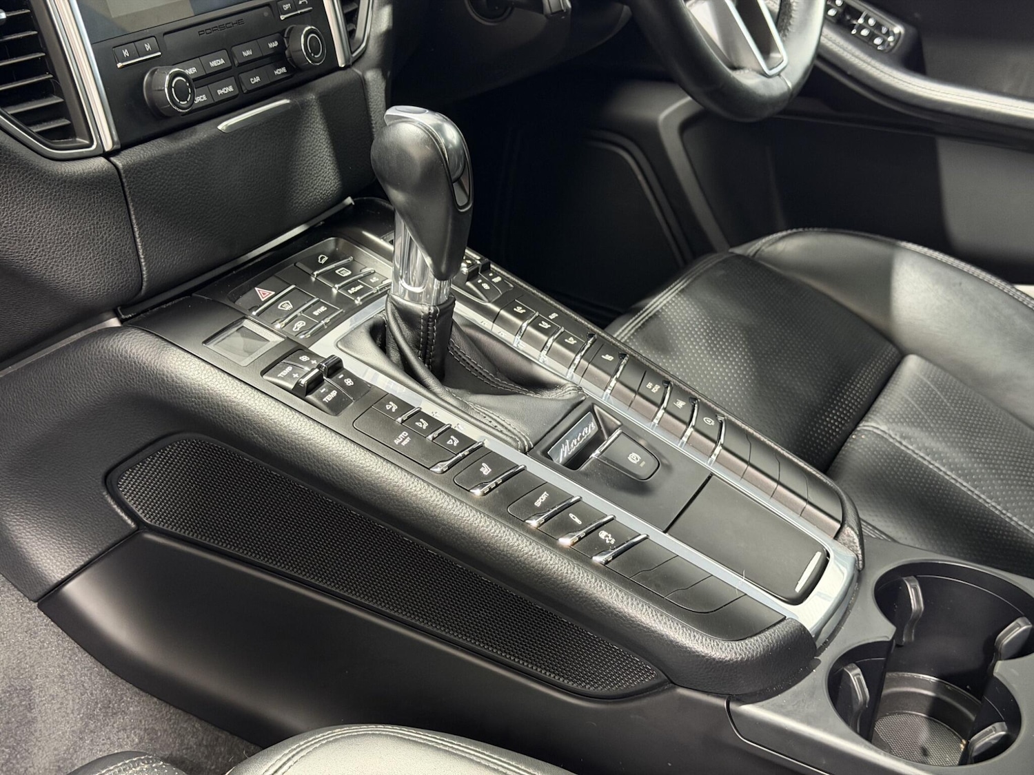 Used Porsche Macan 2017 for sale - 78184477: Photo 81