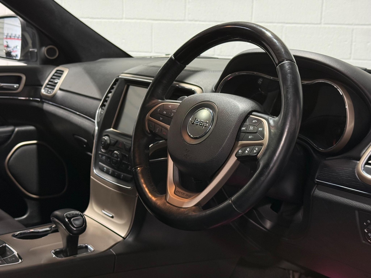 Used Jeep Grand Cherokee 2014 for sale - 76348993: Photo 32